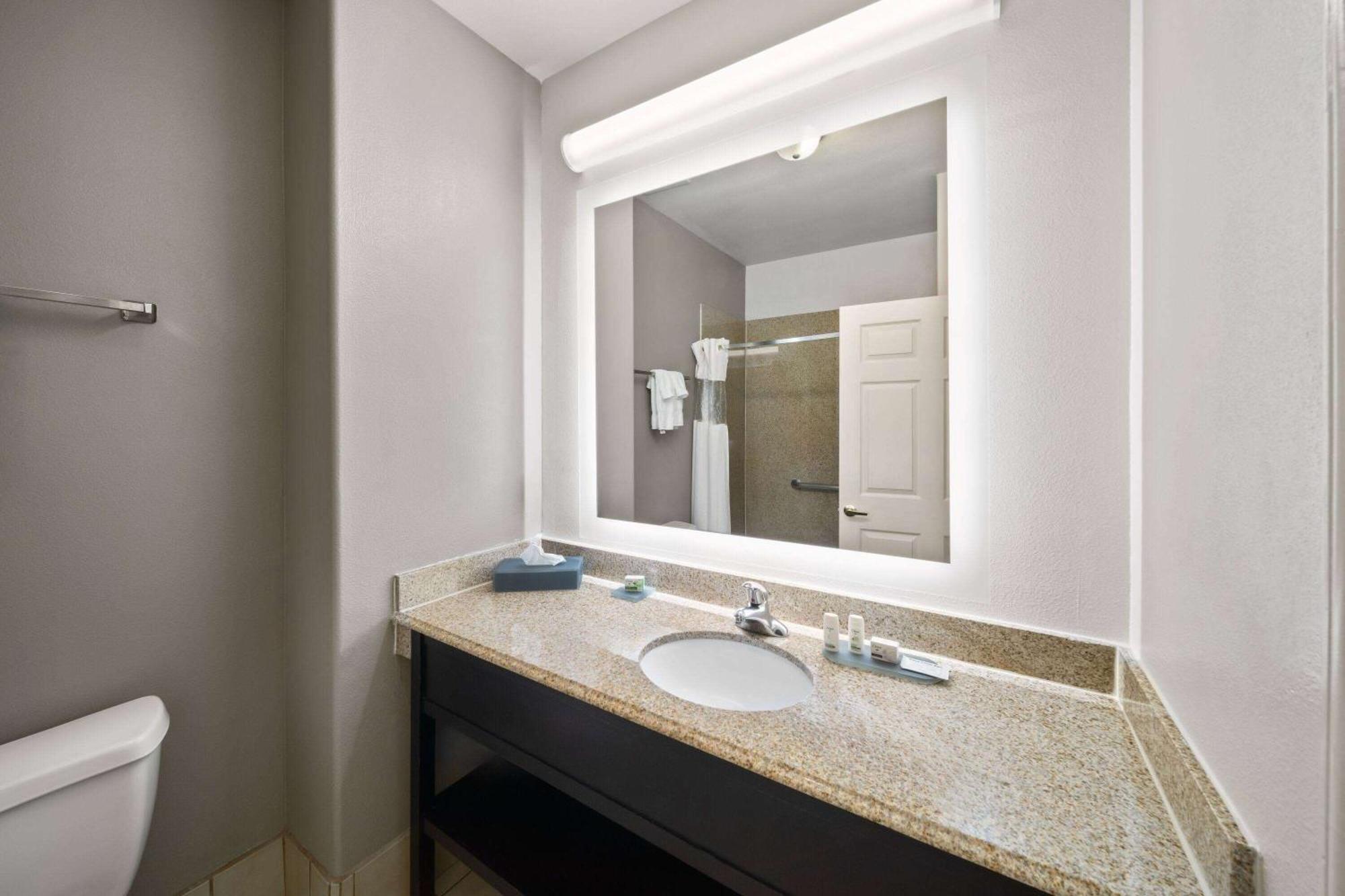 La Quinta By Wyndham Deer Park Hotell Eksteriør bilde