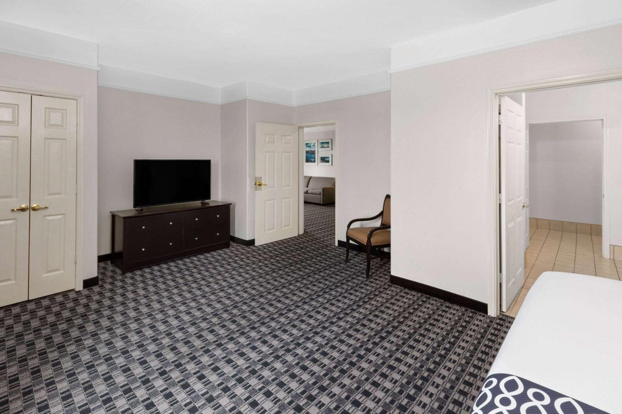 La Quinta By Wyndham Deer Park Hotell Eksteriør bilde
