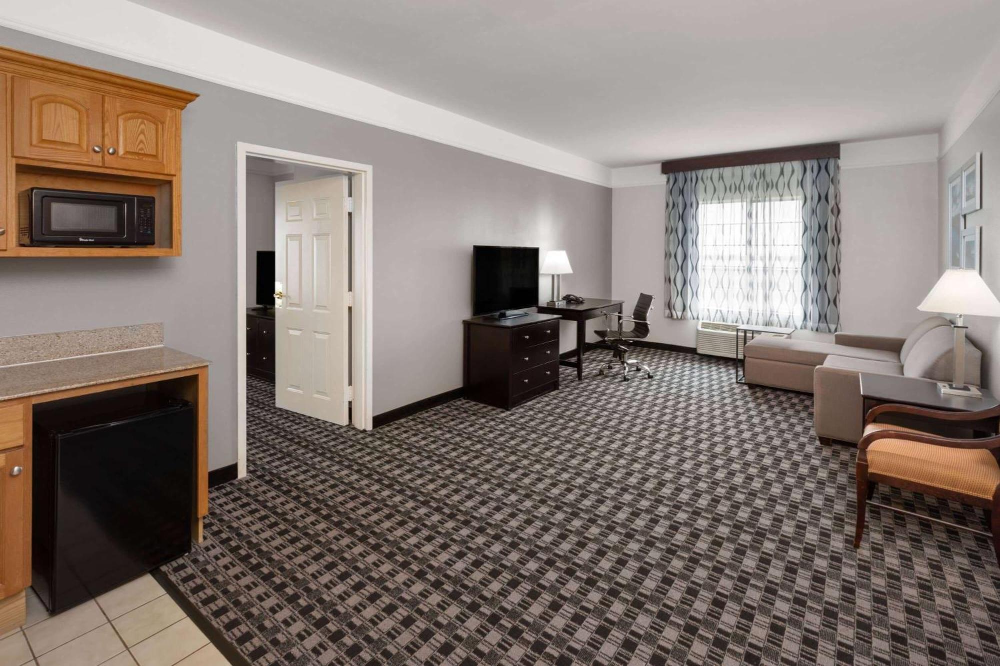 La Quinta By Wyndham Deer Park Hotell Eksteriør bilde